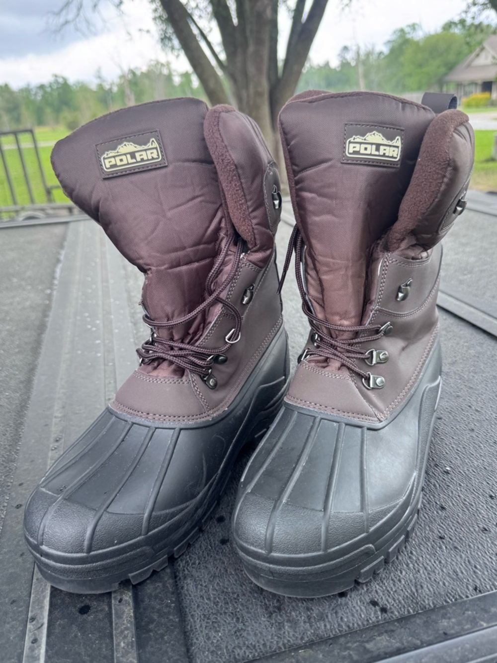 Polar Insulated Winter Boots in Dark Brown and Black